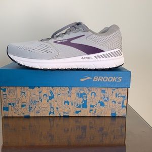 BROOKS Ariel 20 Running Shoes